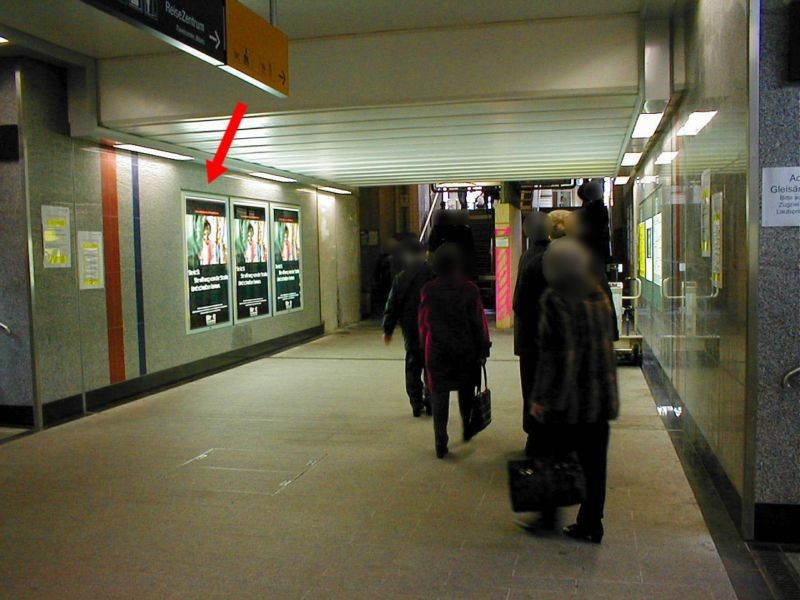 Hbf, Bstg.-Ufg. Ri. Zollamtstr. re., 2.Sto. li.