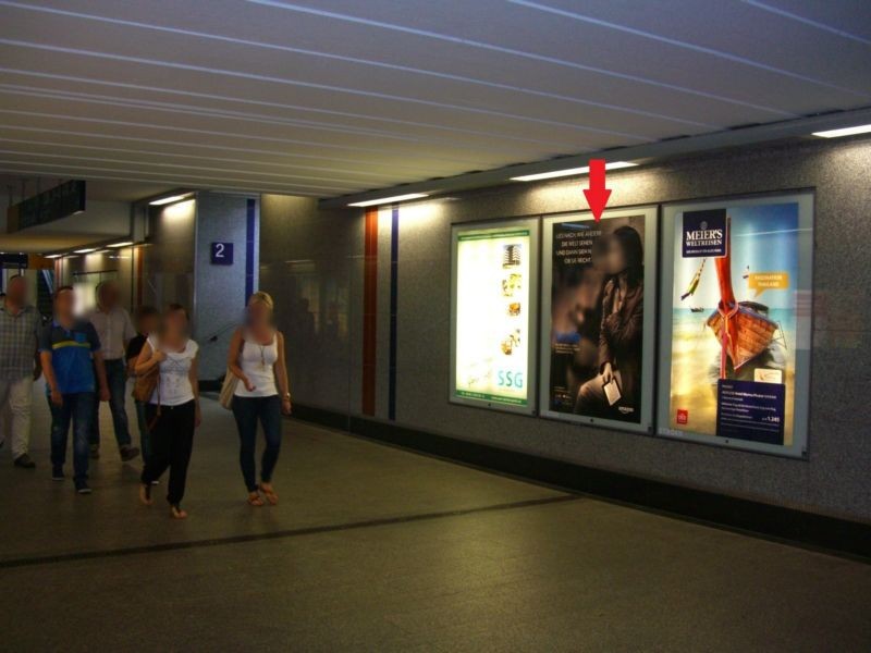 Hbf, Bstg.-Ufg. Ri. Zollamtstr. li., 1.Sto. mi.