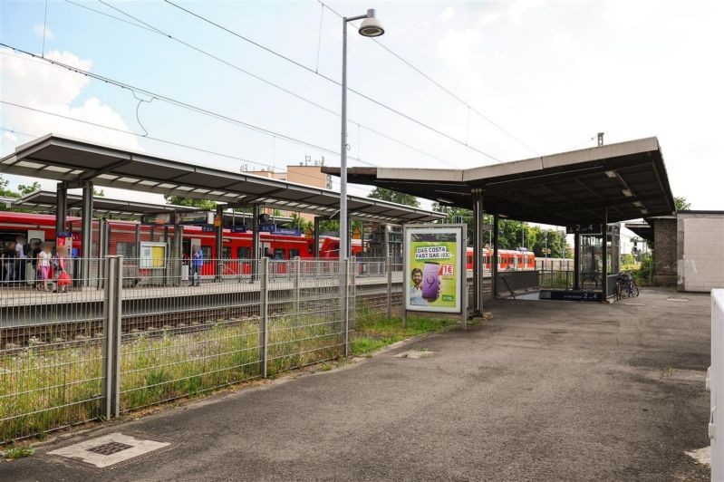 S-Bf Mundenheim, Bstg., Gleis 1, Si. Zugang