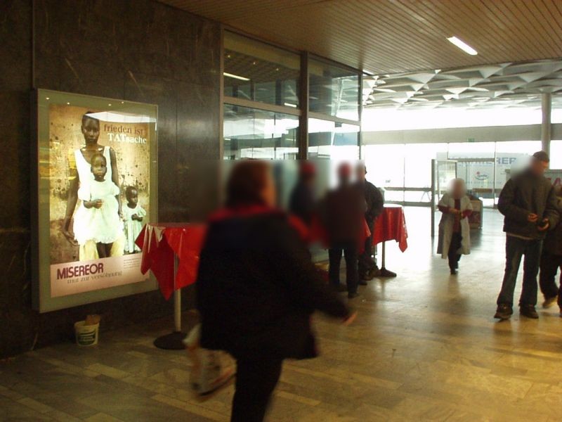 Hbf, Haupthalle, geg. Bäckerei