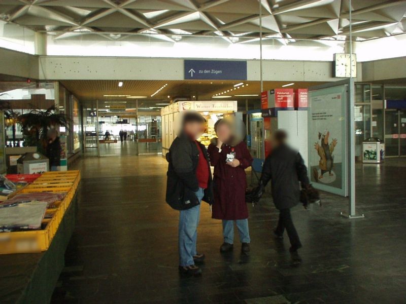 Hbf, Haupthalle, Si. Buchhandel