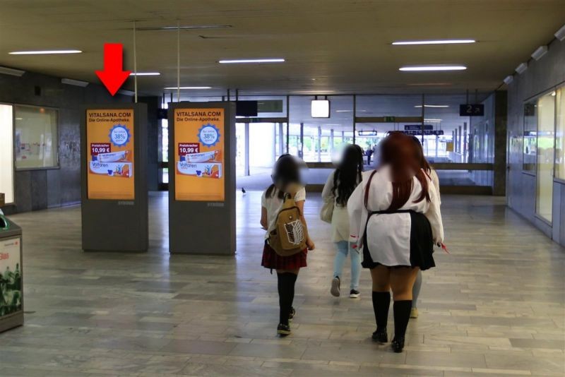 Hbf, Bstg.-Ufg., Nh. Aufgang Gl. 3+4, rechts