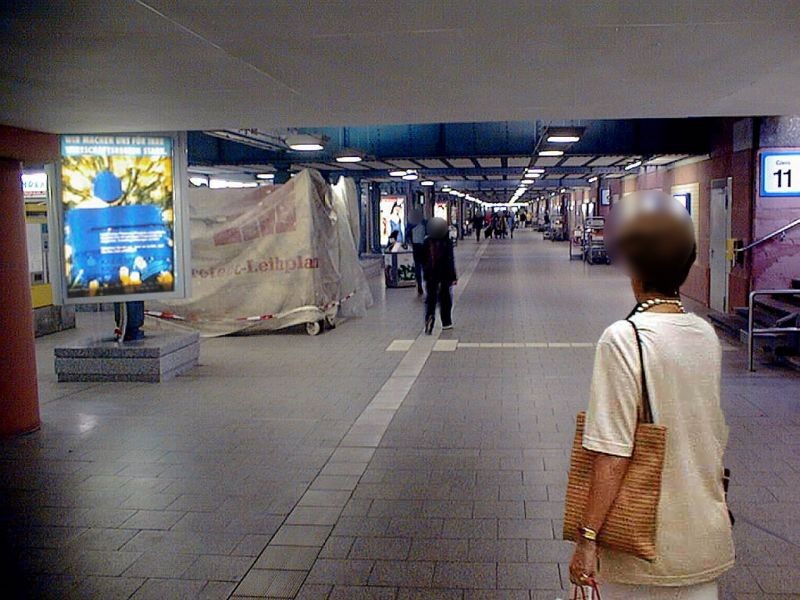 Hbf, Passage, geg. Bstg. Gleis 11/12, links