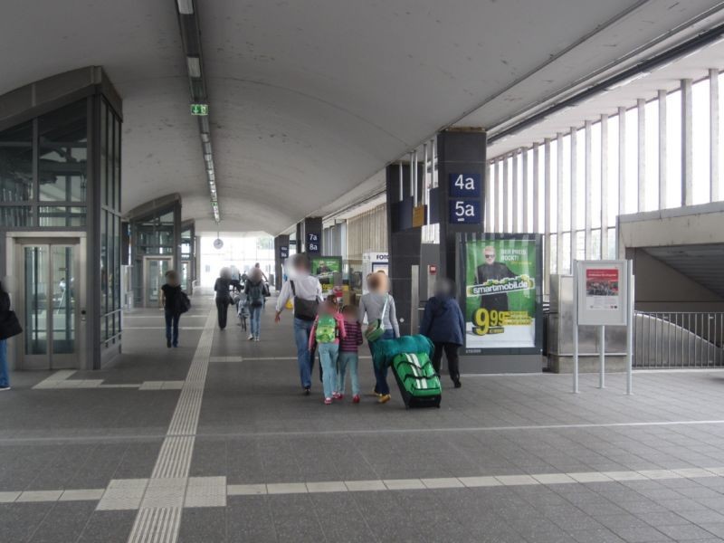 Hbf, Quer-Bstg., Zugang Gl. 4a, re.