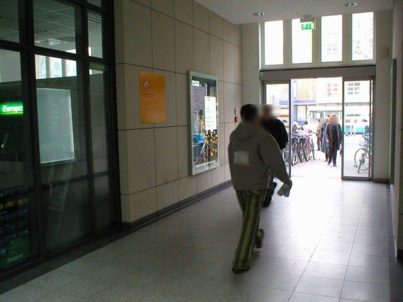 Hbf, Ostmall, Passage, Ri. Vorplatz, li.