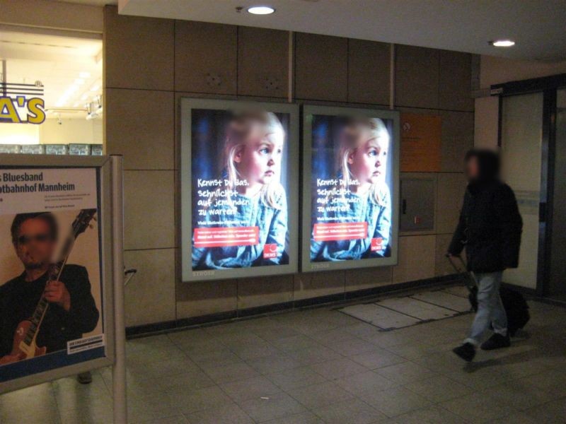 Hbf, Bstg.-Ufg., Ausg. Ostmall Ri. Lindenhof re.