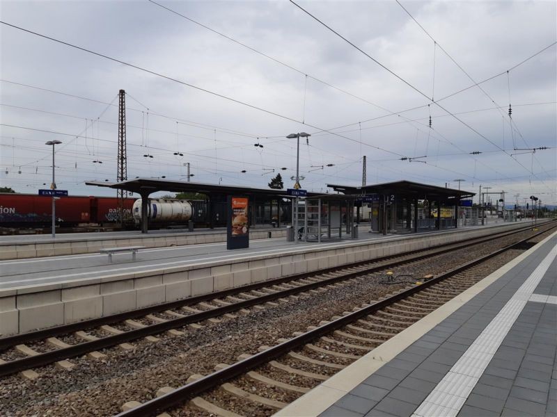 Bf Friedrichsfeld, Bstg., Gleis 2