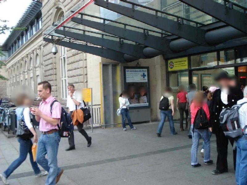 Hbf, Haupteingang li.