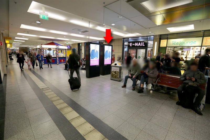 Hbf, östliche Bstg-Ufg. zw. Sitzbänken, 2