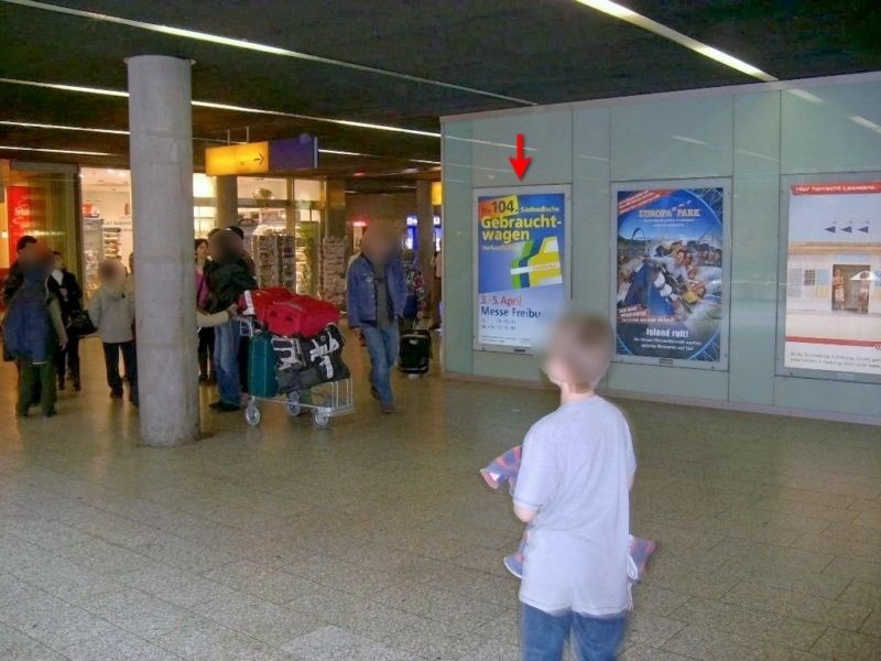 Hbf, Basement Lichthof, geg. Rolltreppe 1 Sto.