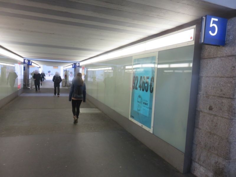 Hbf, Bstg.-Ufg., re. Westausg. zw. Gl. 5+6