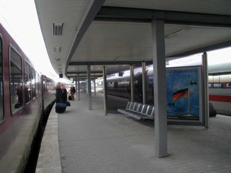 Hbf, Bstg., Gl. 12, 2. Sto.