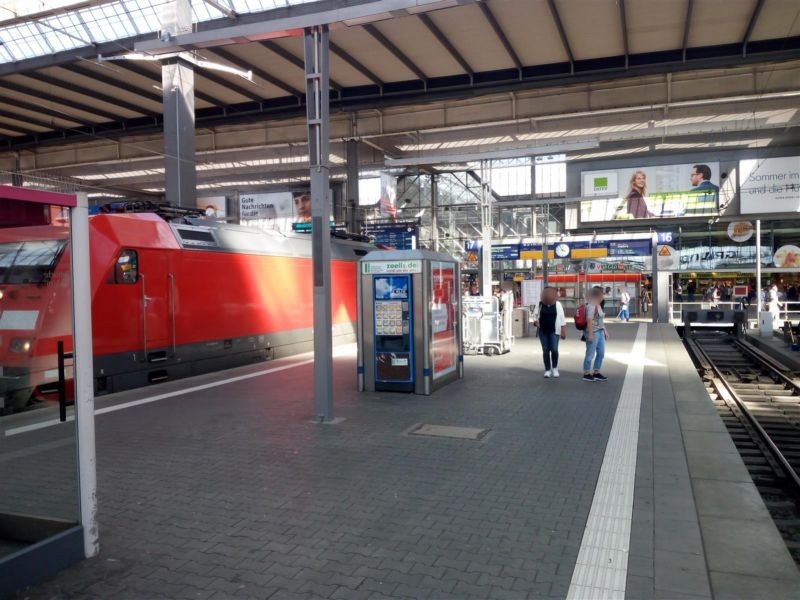 Hbf, Bstg., Gl. 16, Automat