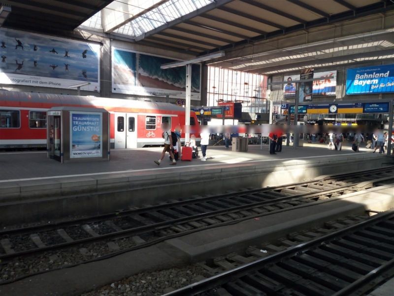 Hbf, Bstg., Gl. 22, Automat