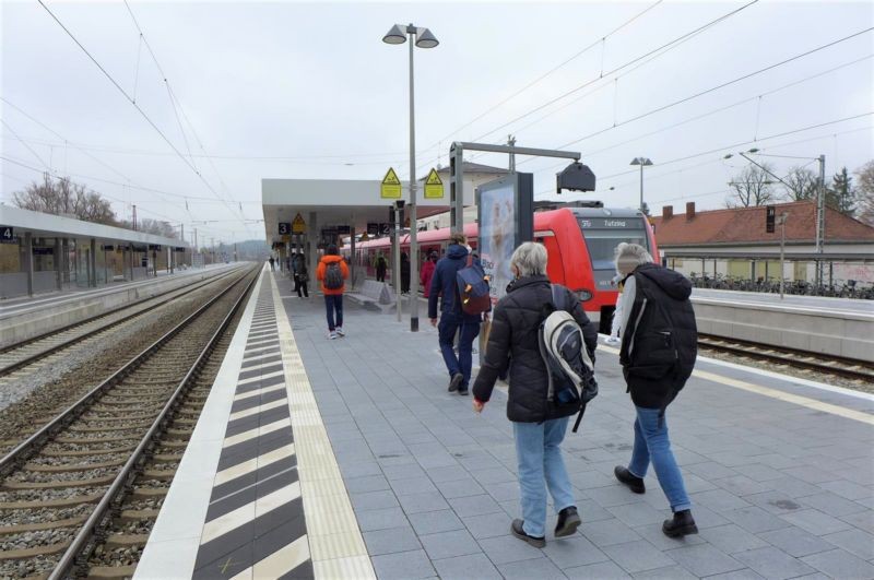 S-Bf Grafing, Bstg., Gleis 3, 2. Sto.