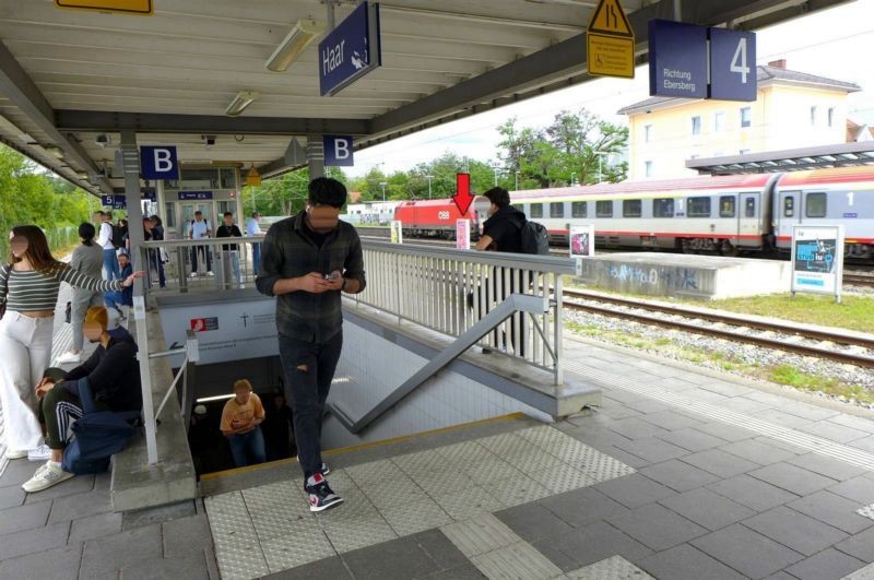 S-Bf Haar, Zw.-Bstg., Gl. 2/3, Sicht Gl.3, 2 Sto.