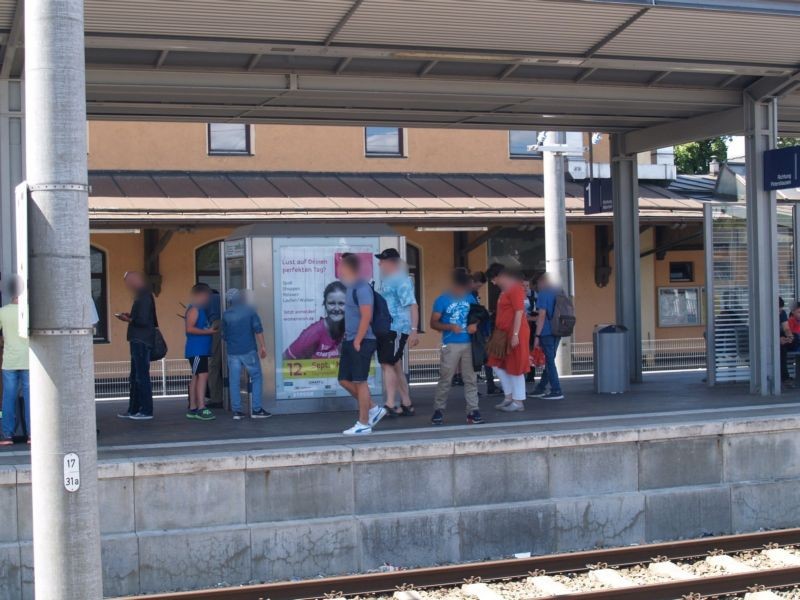 S-Bf Dachau, Bstg., Gleis 2, Automat