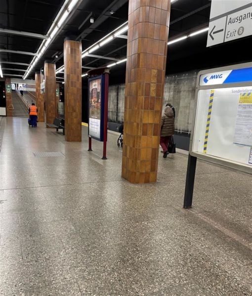 Therese-Giehse-Allee/U-Bahnsteig NS