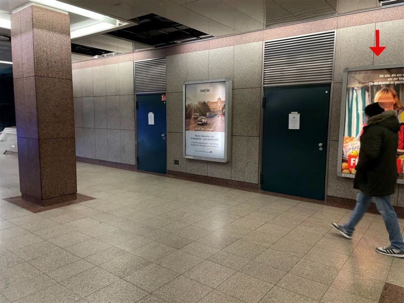 Milbertshofen Zug. Bahnsteig Süd re.