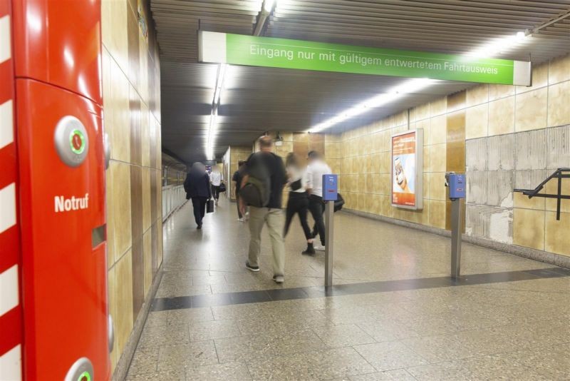 Heimeranplatz Zug. Bahnsteig