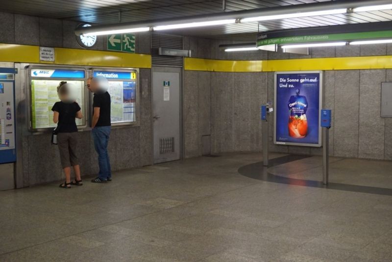 Richard-Strauss-Str./Schalterhalle NS