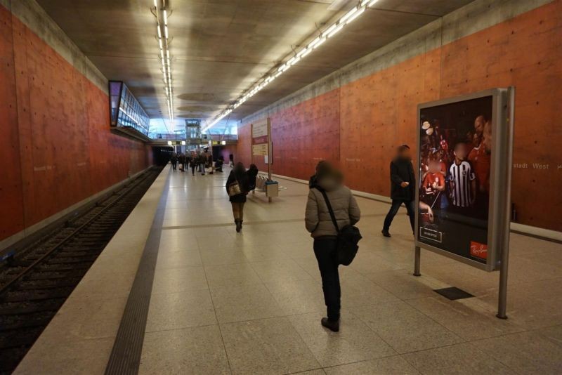 Messestadt West/Bahnsteig Ost Gleis 1, 2.Sto.