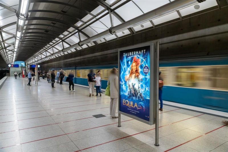 Messestadt Ost/Bahnsteig OS Gleis 2.,  1.Sto.