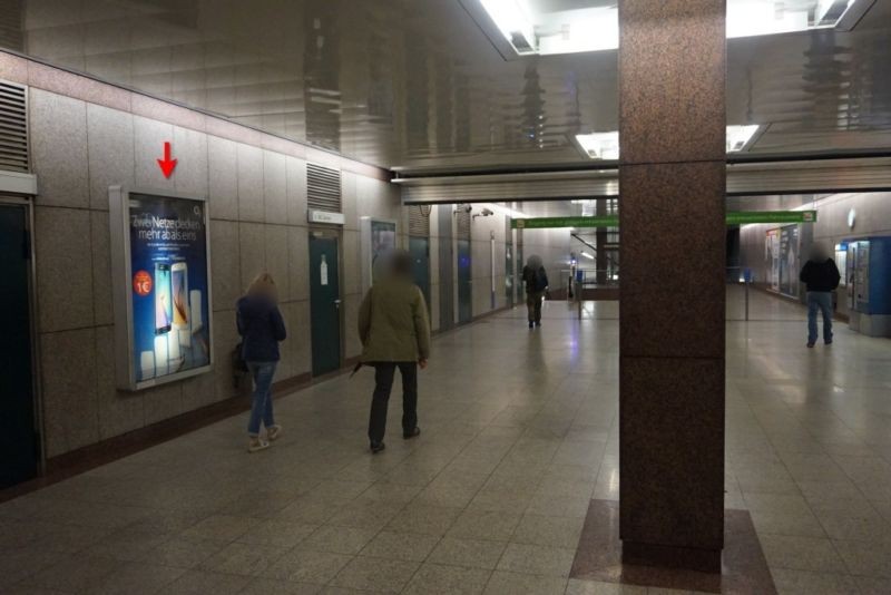 Milbertshofen Zug. Bahnsteig Süd li.