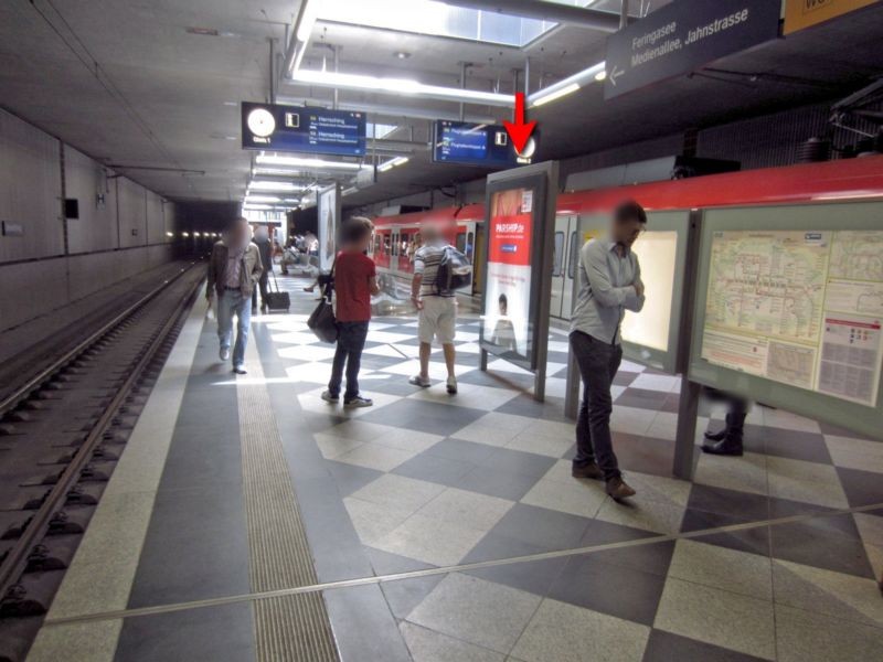S-Bf Unterföhring, Bstg., Gl. 1, 1. Sto.