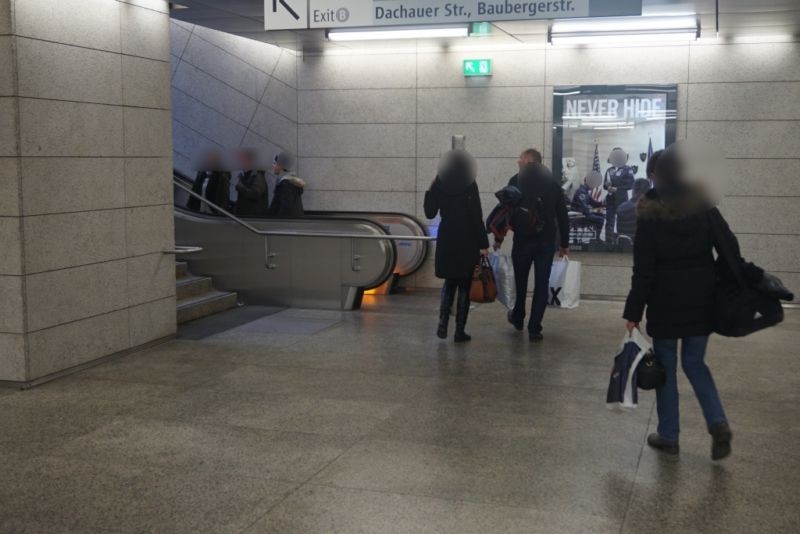 Moosach/ UG1, Ost-Kopf, Ausg. Bunzlauerstr.  Süd