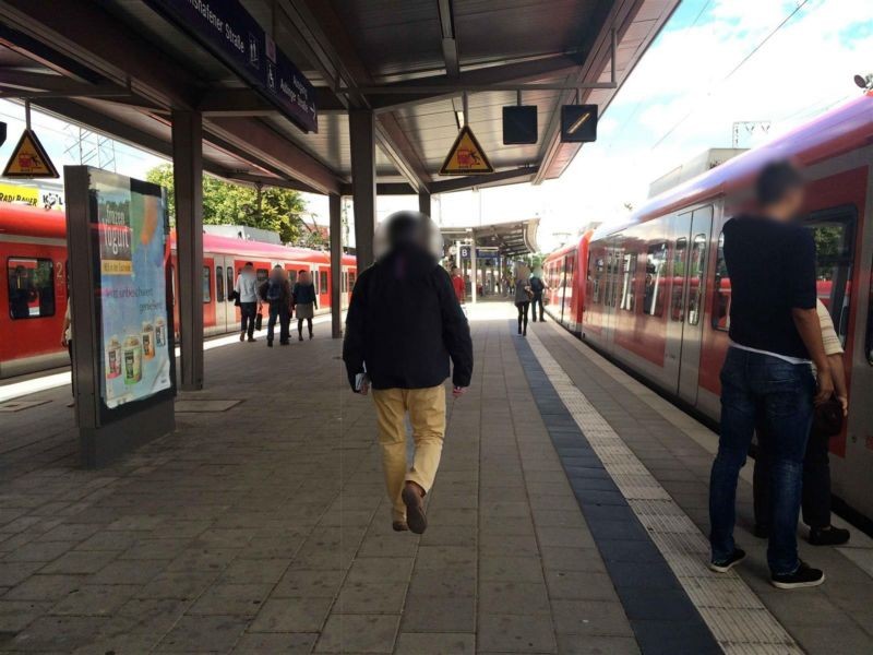 S-Bf Westkreuz, Bstg. Gl. 2, 1. Sto.