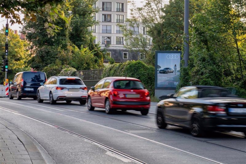 Regerstr. DB Brücke Nh. Hiendlmayrstr.
