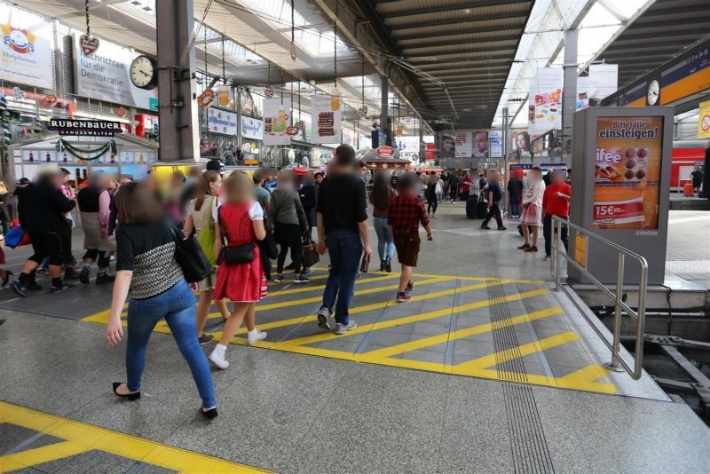 Hbf, Quer-Bstg., Gleisende Gleis 23
