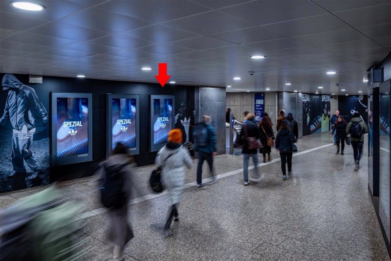 Hbf, VTE-3 z. S-Bahn, li. der Rolltreppe, re. Sto.