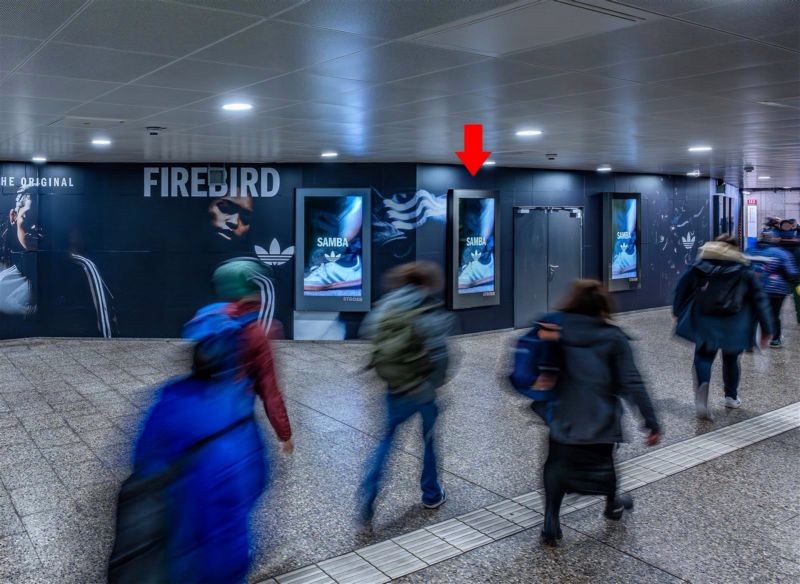 Hbf, VTE-3, z. S-Bahn, geg. der Rolltreppe, 2.Sto.
