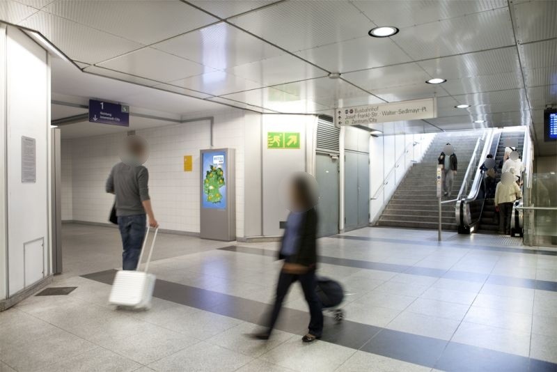 S-Bf Feldmoching, Zw.-Ebene, Aufg. zur S-Bahn, re.