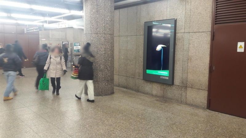 U-Bf Hbf, Zw-Eb. mi. Aufg. Ri. Karstadt mi