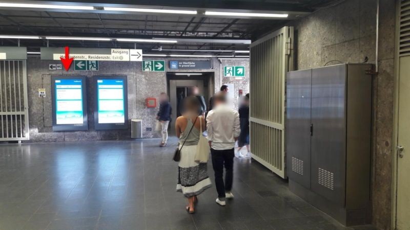 U-Bf Odeonspl.Ausg.S,UG1,Ausg.Hofgarten,li.