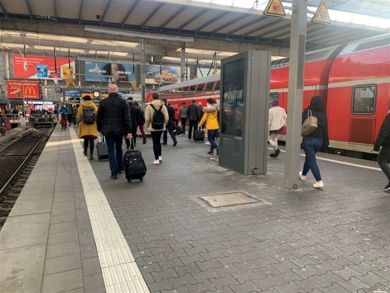 Hbf, Bstg., Gleis 25, Abschnitt A