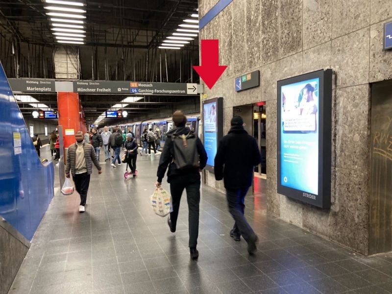 U-Bf Odeonspl. Bahnsteig Süd Durchgang li.