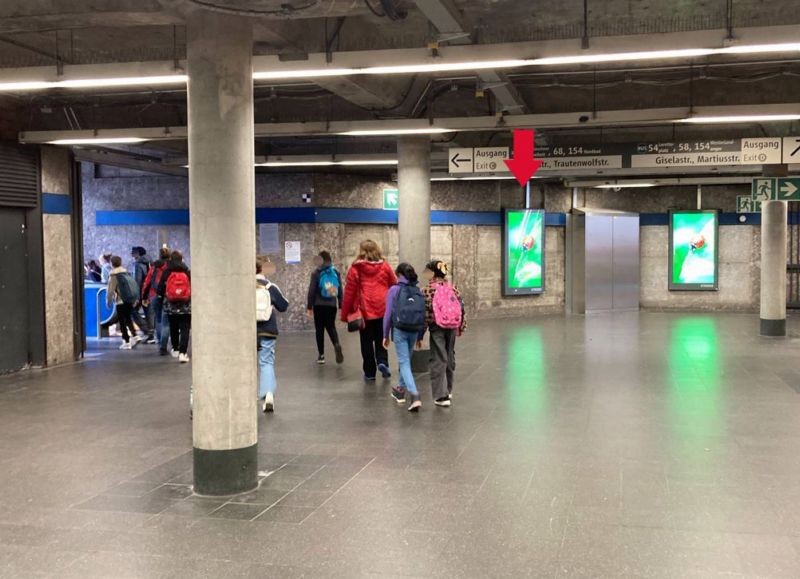 U-Bf., Giselastr. Nord, Ausg. Mart.str. li. StO Ns