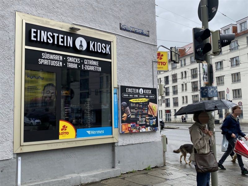 Einsteinstr. 129/Grillparzerstr./re