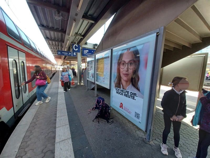 Hbf, Bstg., Gleis 4, 1. Sto.