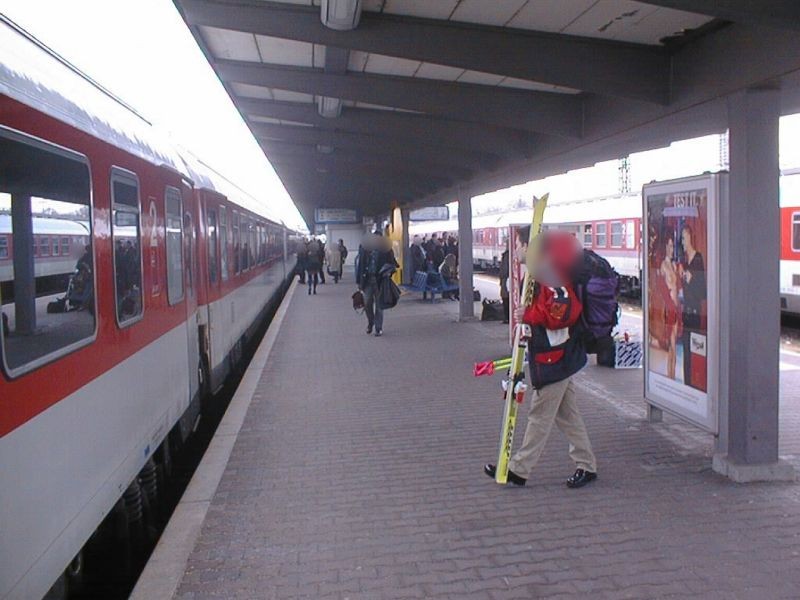 Hbf, Bstg., Gleis  4, 2. Sto.