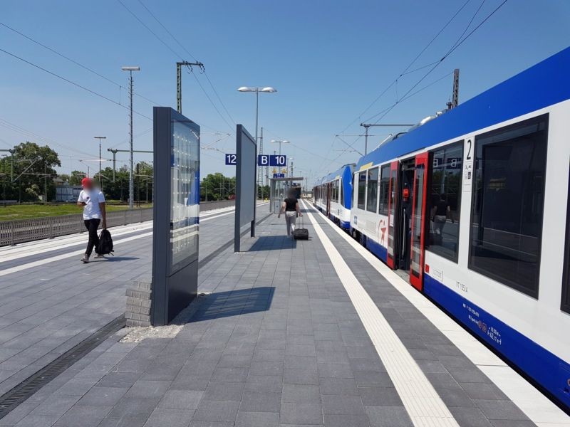 Hbf, Bstg., Gleis 10, 1. Sto.