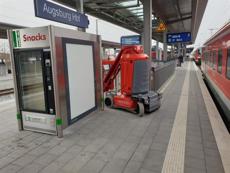 Hbf, Bstg., Gleis  8, Getränkeautomat, 1 Sto.
