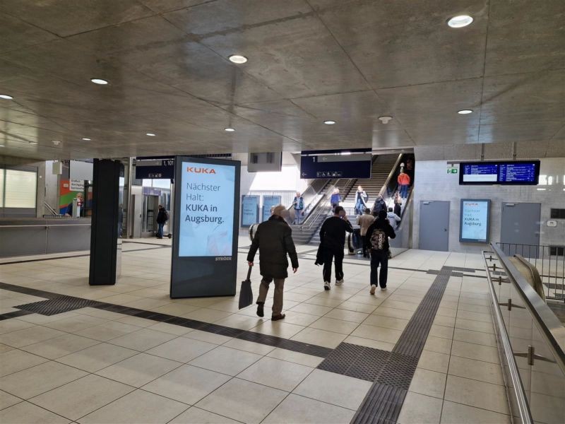 Hbf, zw. Gl. 1/2, Ri. EG, re. Sto.