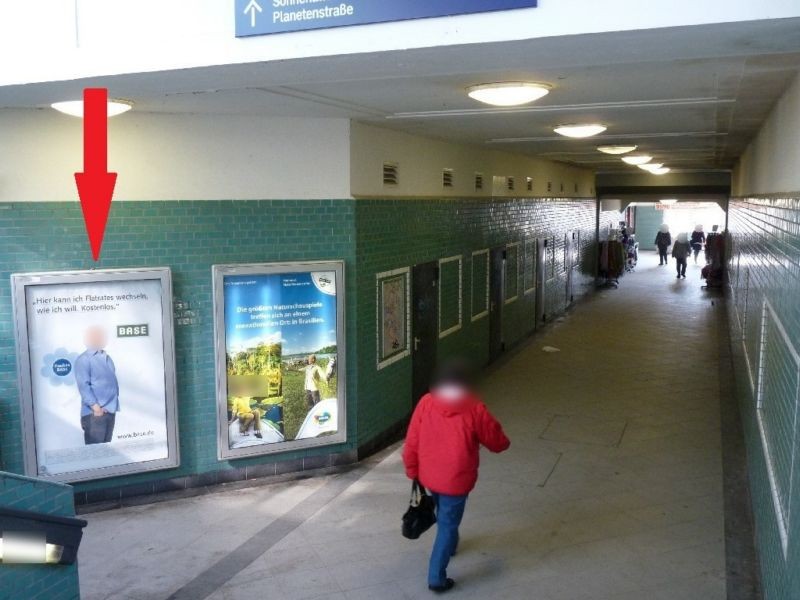 S-Bf Kölln. Heide,Durchg, re. vomFahrstuhl, 1 Sto.