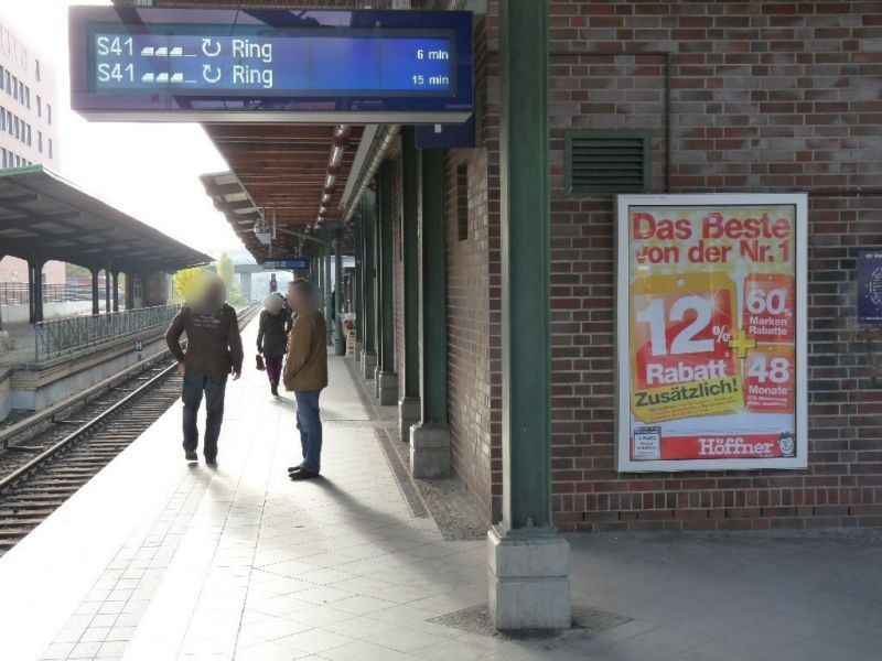 S-Bf Westend, Bstg.,RS Fahrstuhlschacht,links