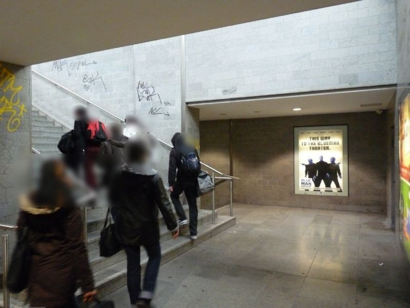 S-Bf Friedrichstr.,Ostaufg, Treppenabg, li, 1.Sto.